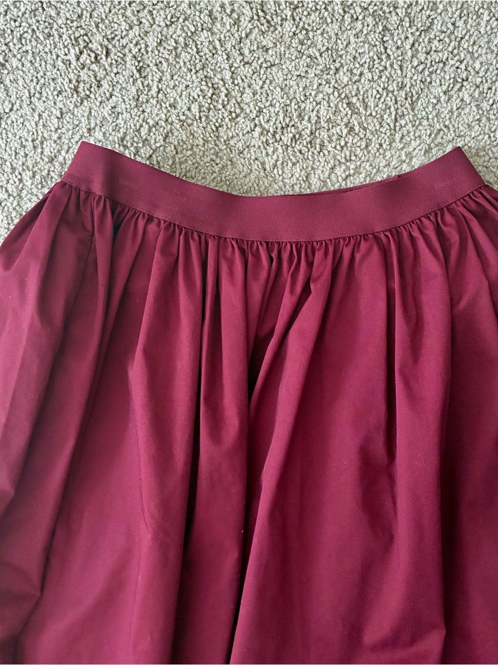 Uniqlo Elastic Waist A-Line Midi Skirt in Deep Burgundy - Picture 4 of 6